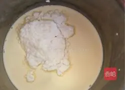 Strawberry Cocoa Naked Cake Recipe Illustration 13