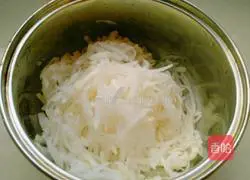 Illustration of how to make fried white radish balls 3