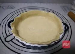 Illustration of how to make ham ring sausage pizza 9