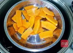 Illustration of how to make red dates and pumpkin toast 1