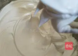 Illustration of the steps for making cake embryos in a rice cooker 6