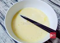 Illustration of how to cook bacon with thick eggs 4