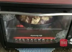 Illustration of how to make shrimp pizza 8