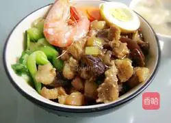 Illustration of how to make fragrant braised pork rice 8