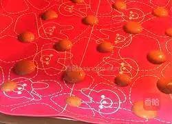 Illustration of how to make orange spotted cake roll 12