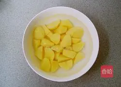 How to make braised chicken with potatoes 1