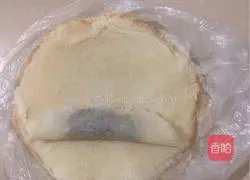 Illustration of how to make spring rolls with bean paste 3