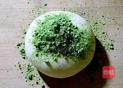 Illustration of how to make handmade two-color hemp food 2