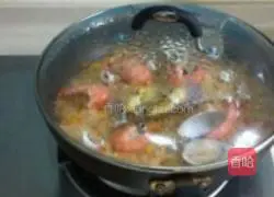 Illustration of how to make Spanish baked rice 2