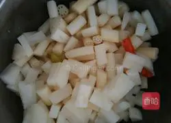 Illustration of how to make fried chicken gizzards with kimchi 2