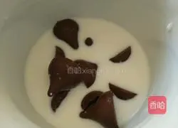 Chocolate Oreo Lava Mug Cake Recipe Illustration 1