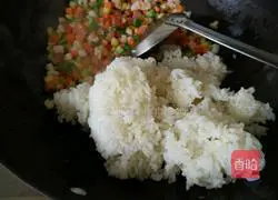 Illustration of how to make rice with lettuce 4
