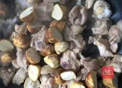 Chestnut braised chicken recipe 3