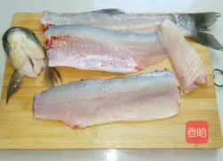 Illustration of how to make spicy and sour fish fillets 1
