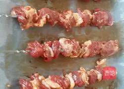 Illustration of how to make delicious large mutton skewers 7