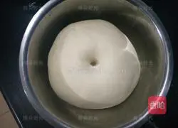 Illustration of how to make flower bean paste bread 8