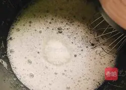 Honey Illustration of how to make ancient cake filled with soy yogurt flavored custard sauce 9