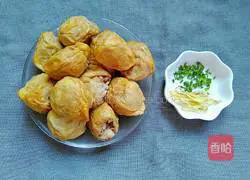 Illustration of how to stuff pork with braised oil and gluten 3