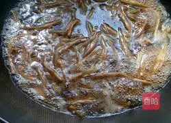 Illustration of how to make Huanghua Braised Noodles 7