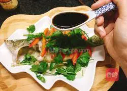 Illustration of how to make steamed mandarin fish 11