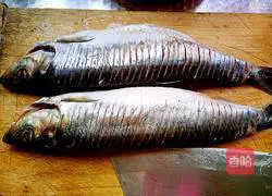 Illustration of how to cook herring in sauce 1