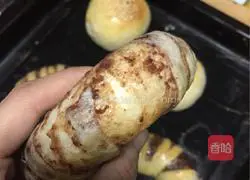 Illustration of how to make bean paste bread 17