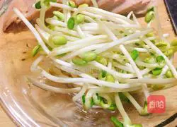 Illustration of how to make kimchi hot pot 6