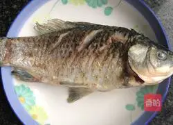 Illustration of how to make sweet and sour crucian carp 7