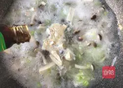 Crab Mushroom, Celery, Tofu Soup Recipe Illustration 7