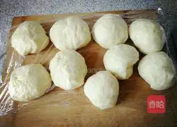 Illustration of how to make fancy buns 3