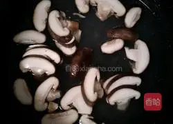 Illustration of Braised Chicken Legs with Mushrooms 4