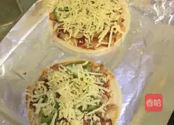 Illustration of how to make bacon pizza 6