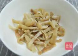 Illustration of how to make pickled pepper pig skin 3