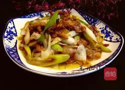 Illustration of how to make fried pork with sauce 9