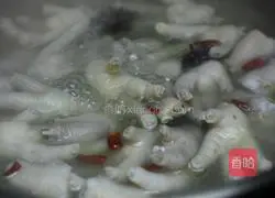 Illustration of how to make delicious marinated chicken feet with wine 5