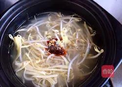 Yunnan Cross-Bridge Rice Noodles Illustration 5