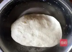 Illustration of how to make hot black sesame pancakes 4