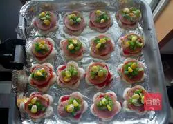 Illustration of how to make mini pizza 3