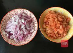 Illustration of how to make sausage and shrimp pizza 2