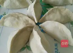 Illustration of how to make fried leek and tofu buns 14