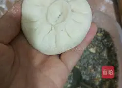 Peanut Illustration of how to make sesame sugar buns 11