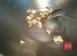 Illustration of how to make watermelon and fried pork slices 4