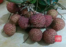 Illustration of how to make fragrant lychee meat 8