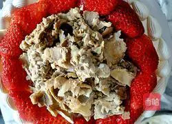 Illustration of how to make cream strawberry cake 20