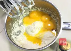 Illustration of how to make seaweed, sesame and meat floss cake 8