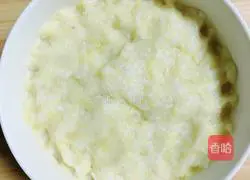 Sausage, Potato and Rice Pizza (pan version) Recipe Illustration 8