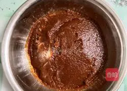 Illustration of how to make red date mud cake 1