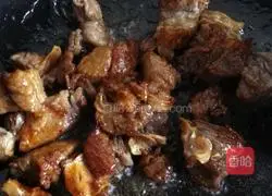 Illustration of family braised beef recipe 8