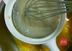 Illustration of how to make banana chiffon cake 7