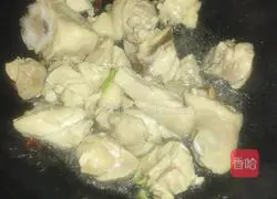 Illustration of Chestnut Braised Chicken Legs 2